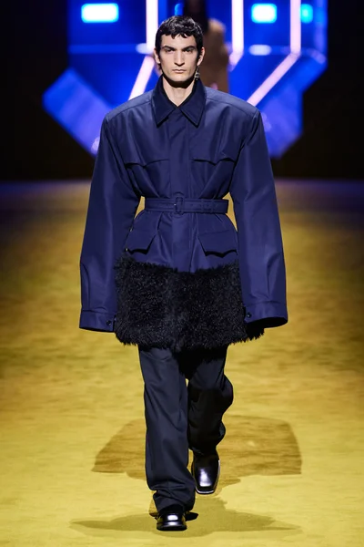 Look 43